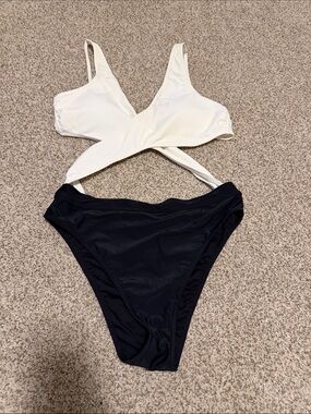Abercrombie & Fitch White and Black Cutout One-Piece Swimsuit
